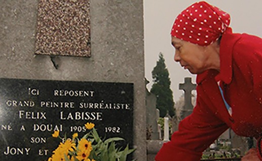 A Douai, lors d’un passage afin de fleurir la tombe de Labisse