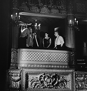 Dans le filmLe bonheur d’être aimé, d’Henri Storck sur Félix Labisse, 1961, elle chante et apparaît au début